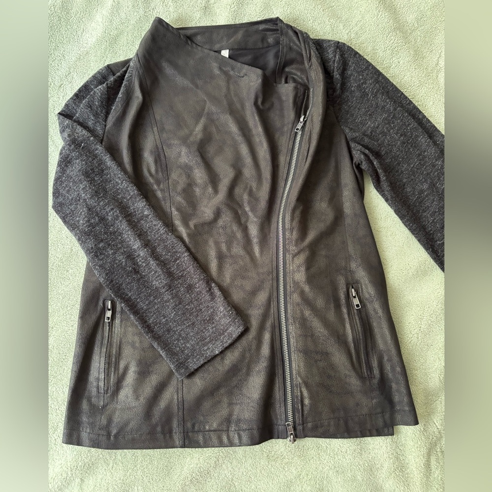 milla lightweight city jacket